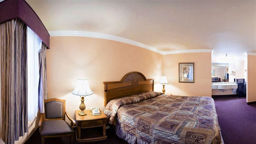 Americas Value - Motel 2*