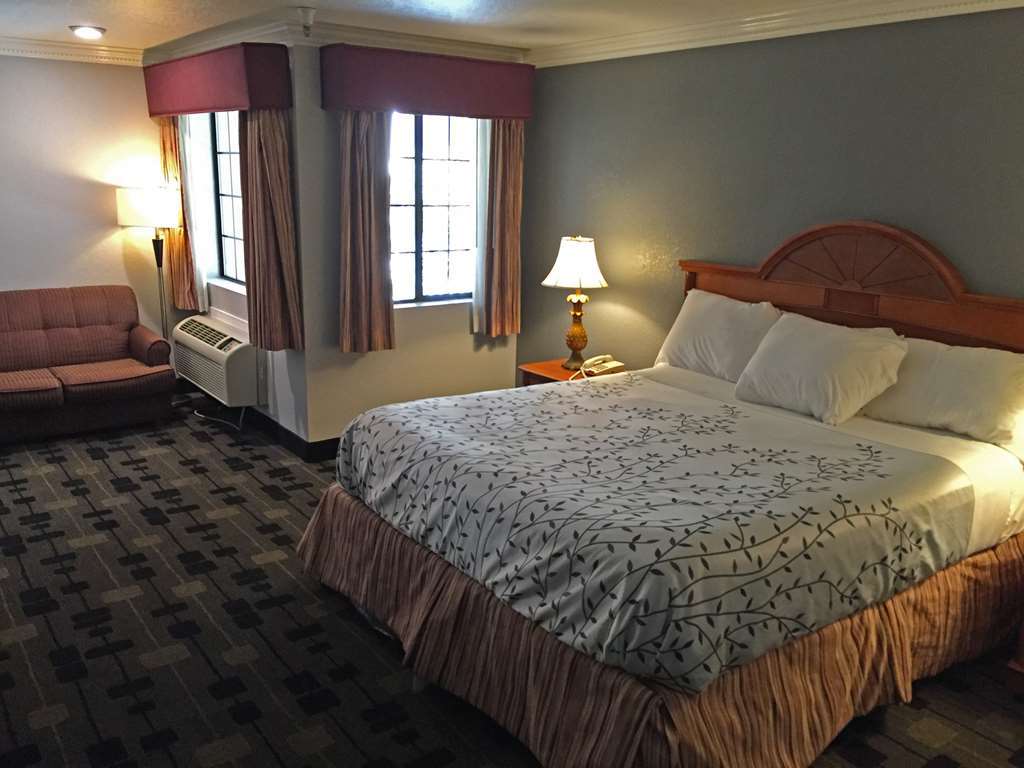 Americas Value - Motel 2*